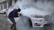 Hvorfor du IKKE skal damprense din bil udvendigt - Carfreak
